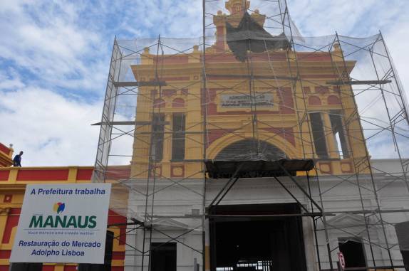O Mercado Municipal em reforma, em Manaus - AM